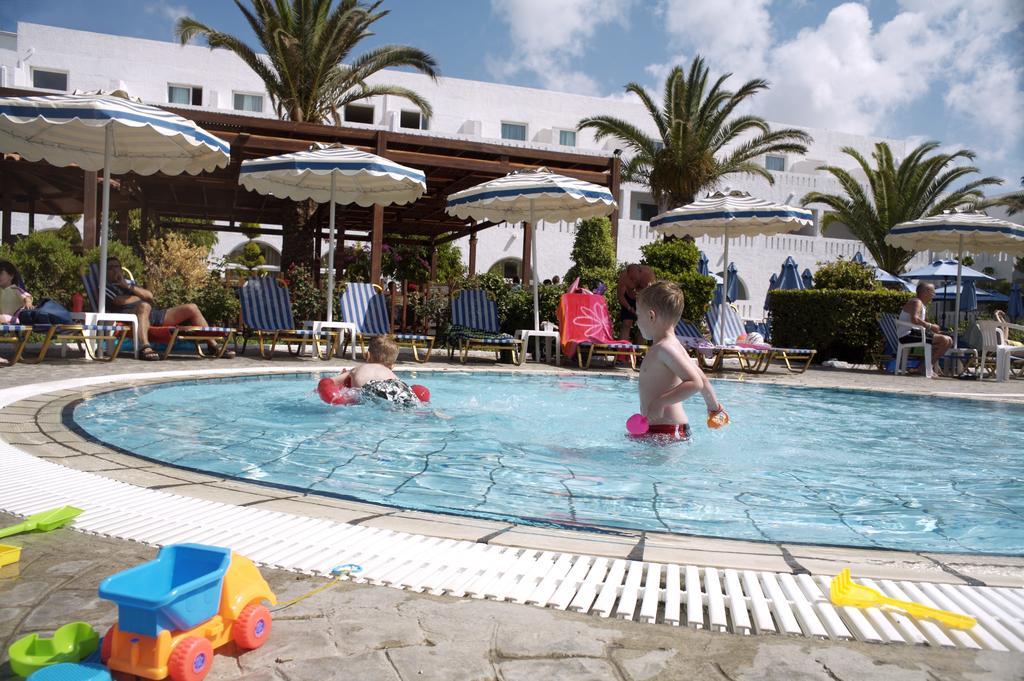Sun Palace Hotel ファリラキ エクステリア 写真
